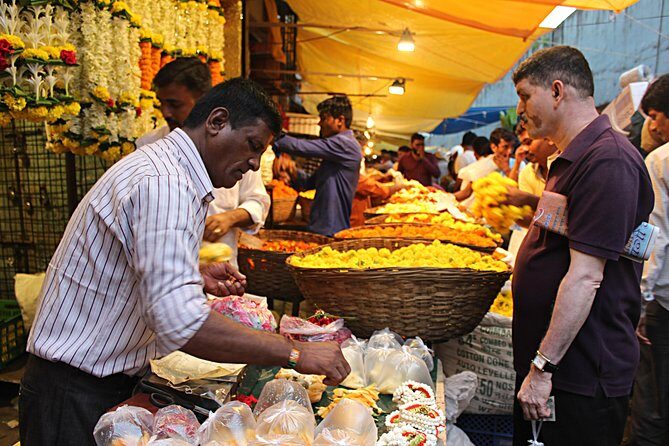 The Colourful Early Morning Tour - Stop 1: Dadar West Flower Market and the Smell of Marigolds