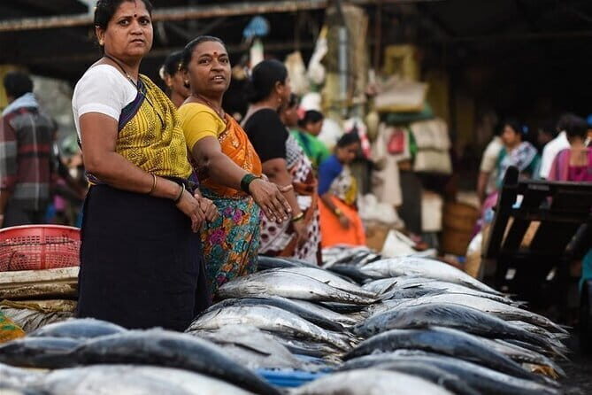 The Mumbai by Dawn Early Morning Tour - Chhatrapati Shivaji Terminus: architecture plus real station energy