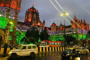 Twilight in Mumbai: Discover the City by Night with Food Options - Gateway of India to Colaba Causeway: the easiest way to start