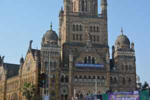 Two Days Mumbai Tour Package : City + Slum + Elephanta + Market - Private guide and pickup in South Mumbai (the traffic-proofing)