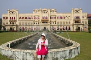 Unveiling Bollywood: Grand Tour of Iconic Real Sets & Their Story - Getting to the Studio: Pickup Makes or Breaks the Day