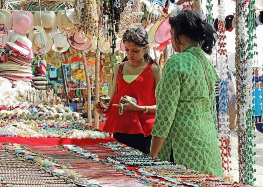 Vibrant Markets of Mumbai (2 Hours Guided Walking Tour) - Bhuleshwar and Kalbadevi: the lanes for fruit, fabric, and daily worship items