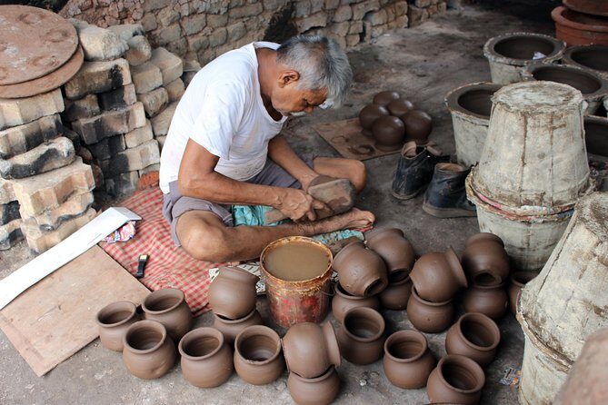 Walking Tour of Dharavi Slum in Mumbai - What You’re Actually Seeing Beyond Leather and Pottery