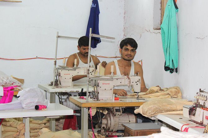 Walking Tour of Dharavi Slum in Mumbai - Price and Value: Getting a Local Guide for $12