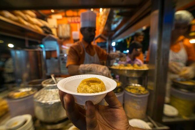 Winner Mumbai Street Food Tour in the World Top 20 by Guardian - Why Mumbai street food tastes better on a guided route